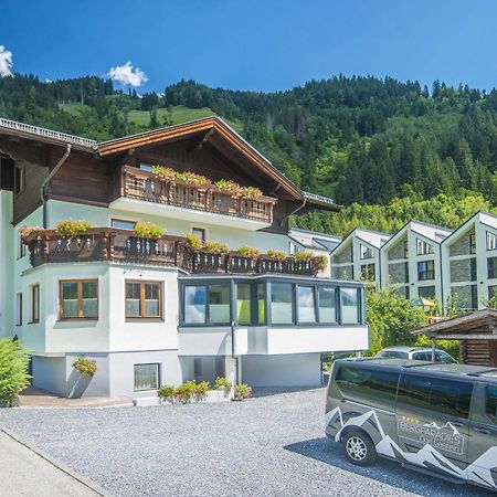 Отель Gaestehaus Gratz - Inklusive Eintritt In Die Alpentherme Дорфгаштайн Экстерьер фото