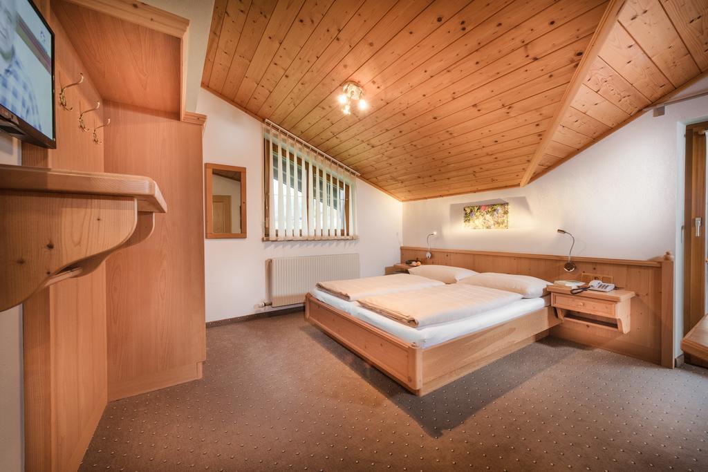 Gaestehaus Gratz - Inklusive Eintritt In Die Alpentherme Дорфгаштайн Экстерьер фото