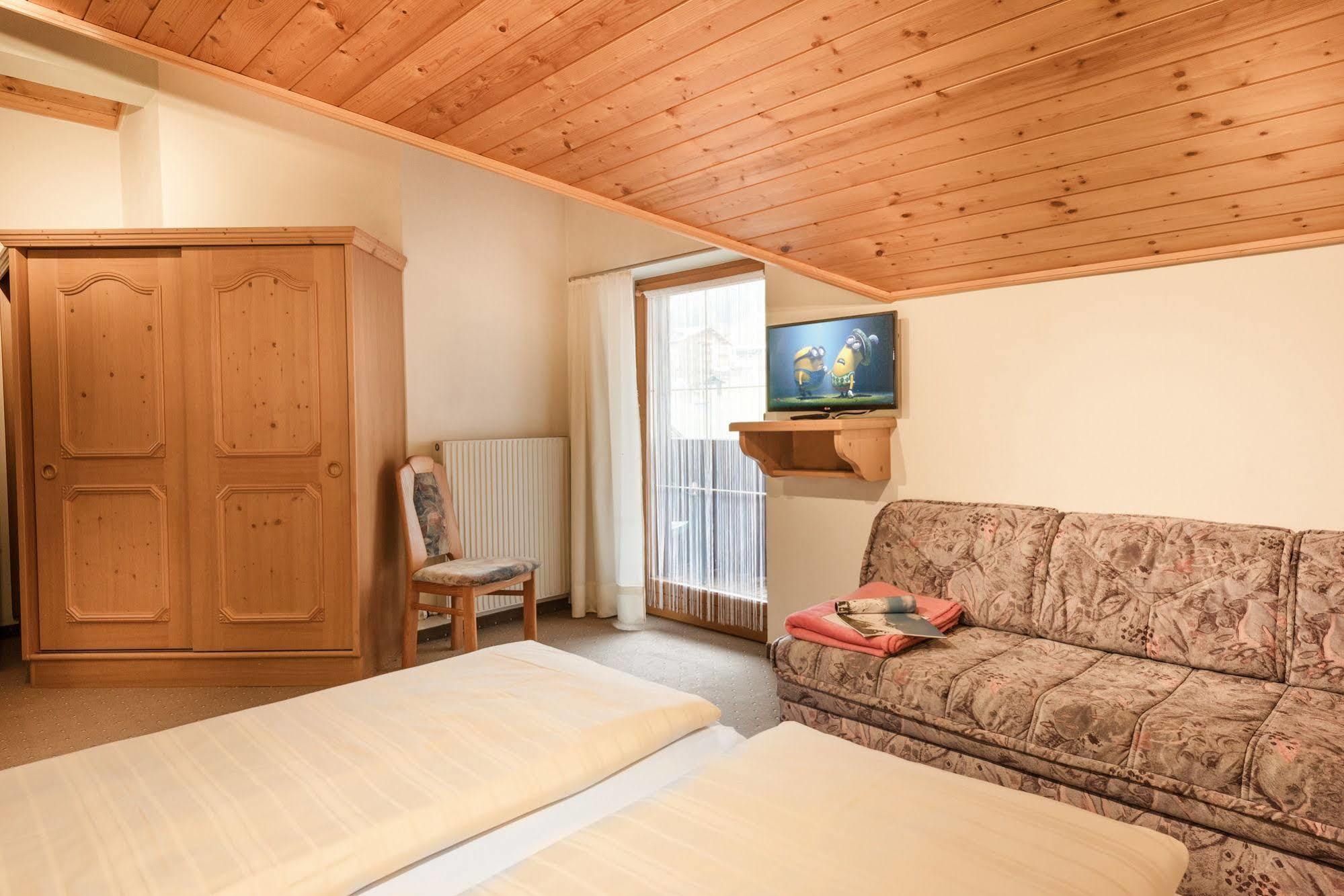 Gaestehaus Gratz - Inklusive Eintritt In Die Alpentherme Дорфгаштайн Экстерьер фото