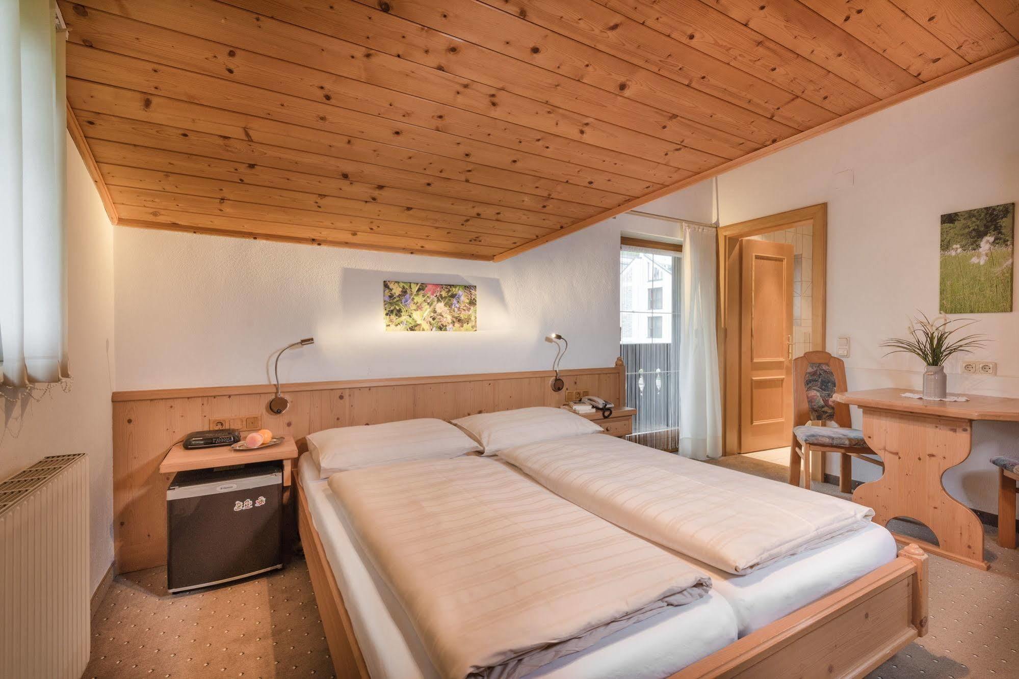 Gaestehaus Gratz - Inklusive Eintritt In Die Alpentherme Дорфгаштайн Экстерьер фото