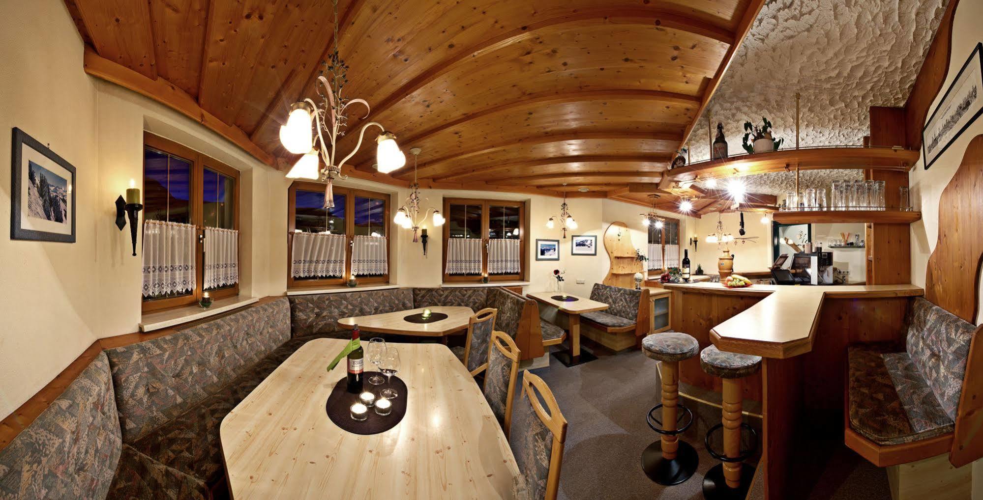 Gaestehaus Gratz - Inklusive Eintritt In Die Alpentherme Дорфгаштайн Экстерьер фото